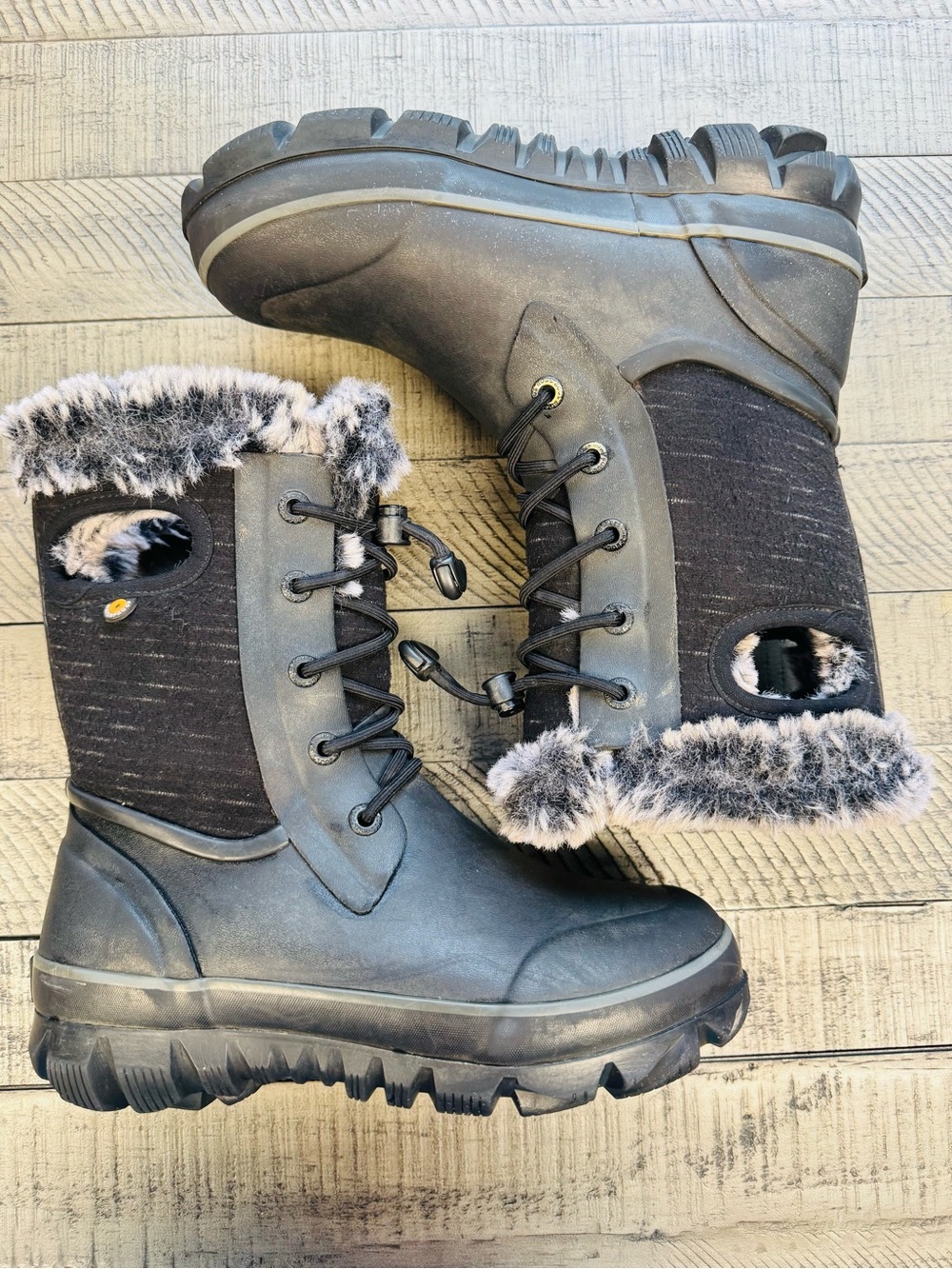 Bogs Winter Snow boots - Big Kids Size 4